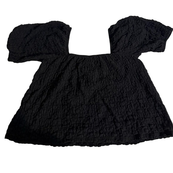 Old Navy Tops - Old Navy Black Textured‎ Blouse size XS